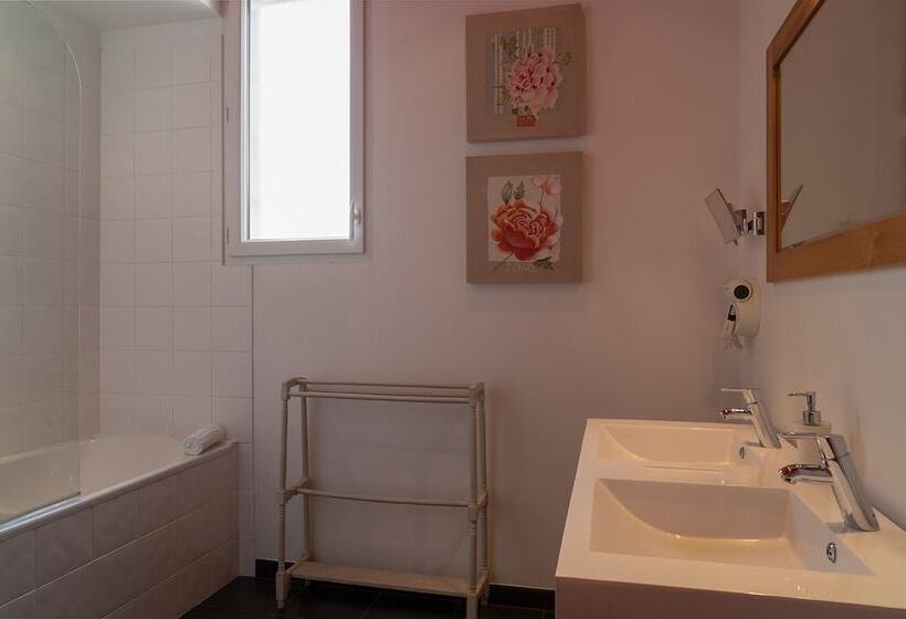Номер Deluxe, The Originals Boutique, Hôtel Le Londres, Saumur
