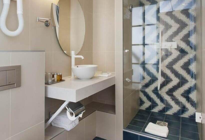 اتاق کلاب, La Villa Saint Germain Des Prés