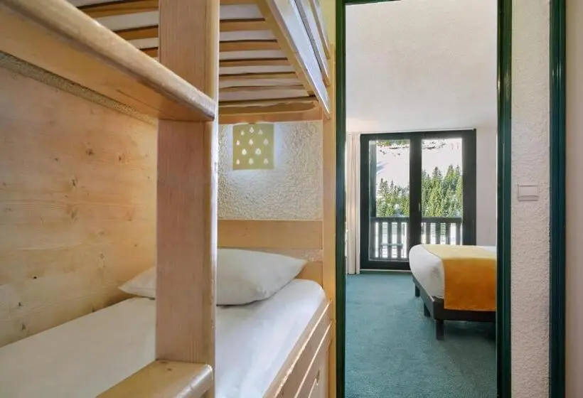 اتاق استاندارد چهارنفره با بالکن, Lake Hotel Courchevel 1850