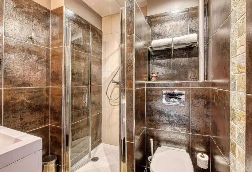 コンフォートルーム, Cit Hotel La Résidence