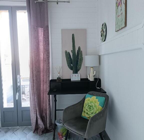 חדר קומפורט לשלושה, Hôtel Bien être Aux Cyprès De Marquay