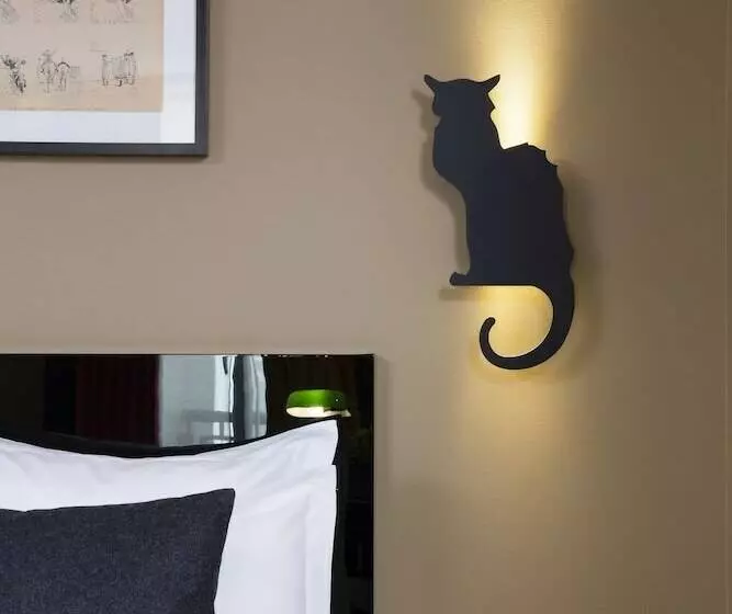 Superior Værelse, Le Chat Noir