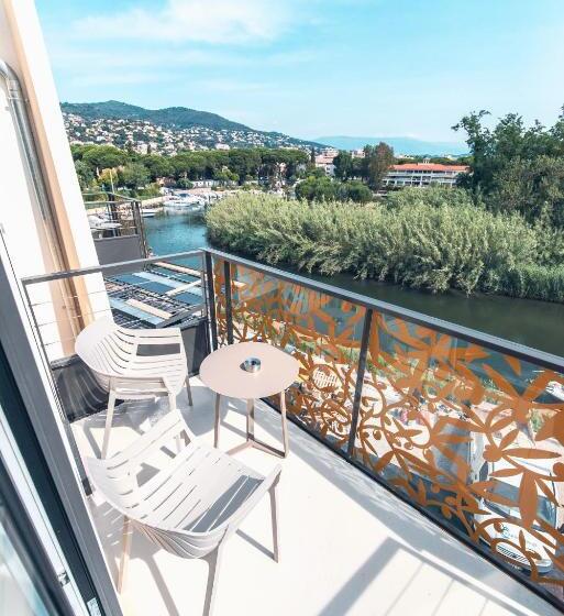 バルコニー付きデラックスルーム, Ilot Du Golf, Bw Premier Collection