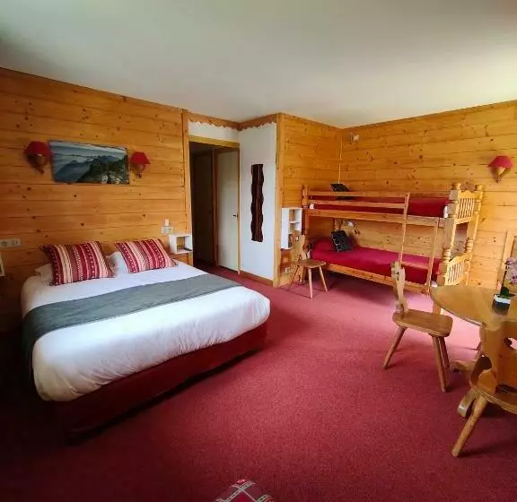 اتاق استاندارد چهار تخته, Logis Hotel Les Playes
