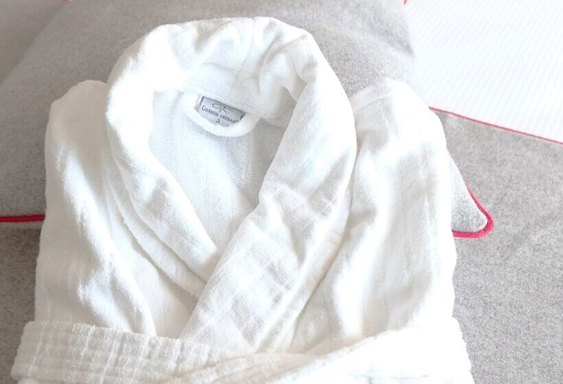 デラックスルーム, Saint Dominique