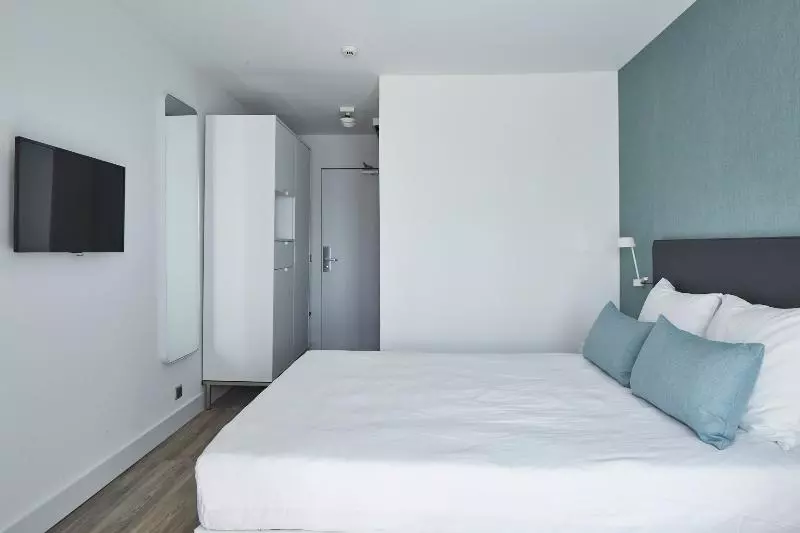 オーシャンビューデラックスルーム, Van Der Valk Hotel Saint Aygulf