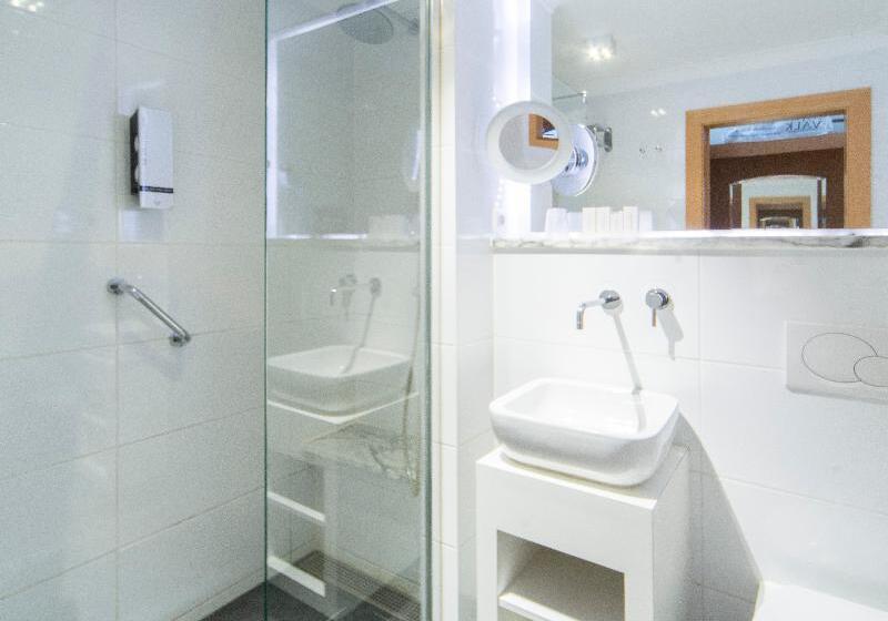 Номер Deluxe Вид на Море, Van Der Valk Hotel Saint Aygulf