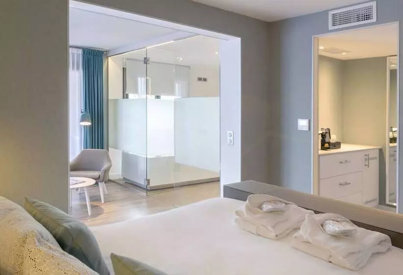 Superior-sviitti Merinäkymä, Van Der Valk Hotel Saint Aygulf