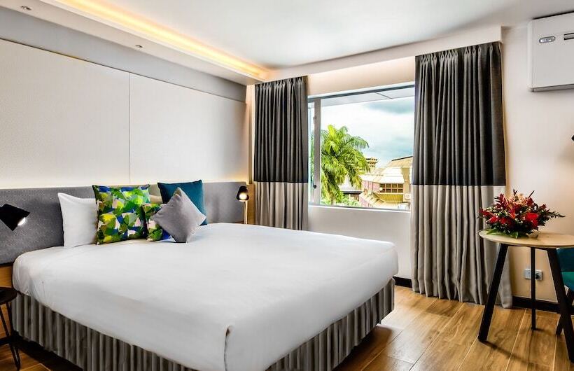 이그제큐티브 룸 킹사이즈 침대, Tanoa Plaza