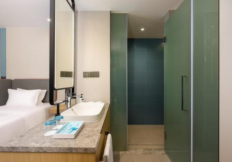 디럭스 룸 킹사이즈 침대, Tanoa Plaza