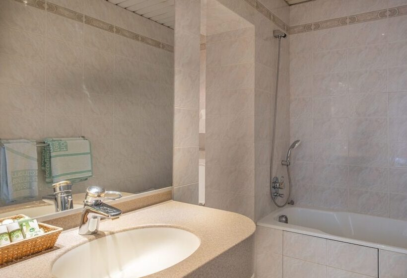 クラブルーム, Terminus Montparnasse