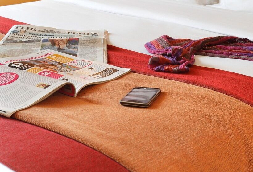 标准单人间, Paix Republique