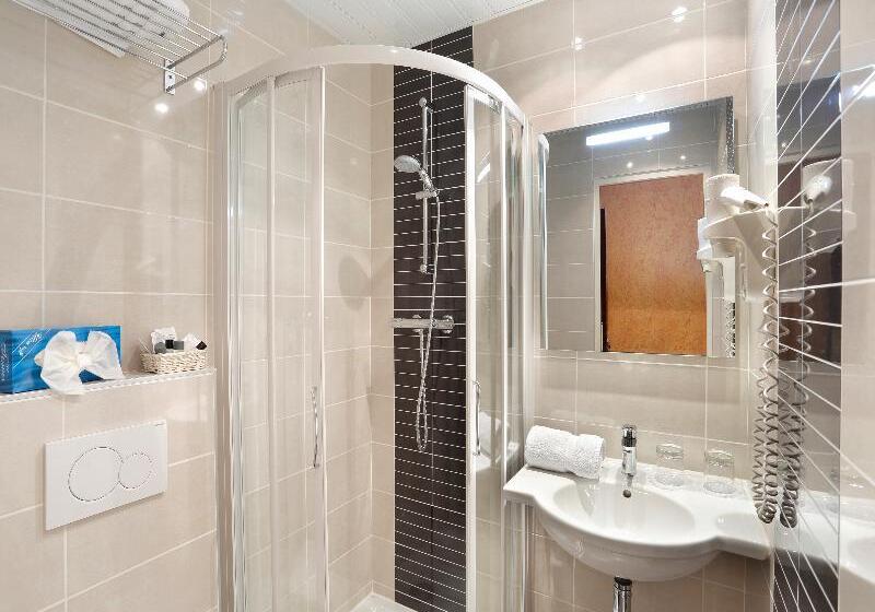 标准间, Paix Republique