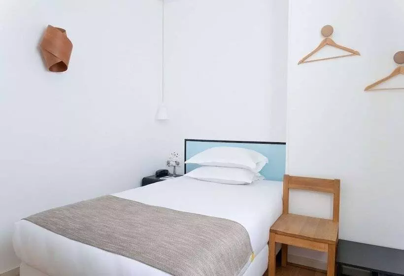 Chambre Standard Individuelle, Palm Astotel