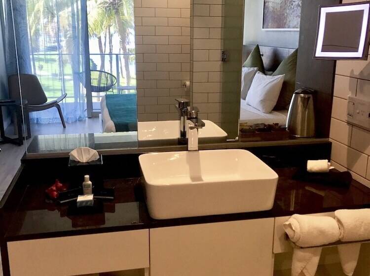 オーシャンビューのプレミアムルーム。, The Pearl South Pacific Resort, Spa & Golf Course