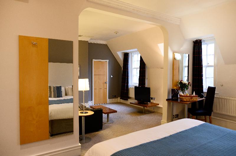 高级客房, The Angel