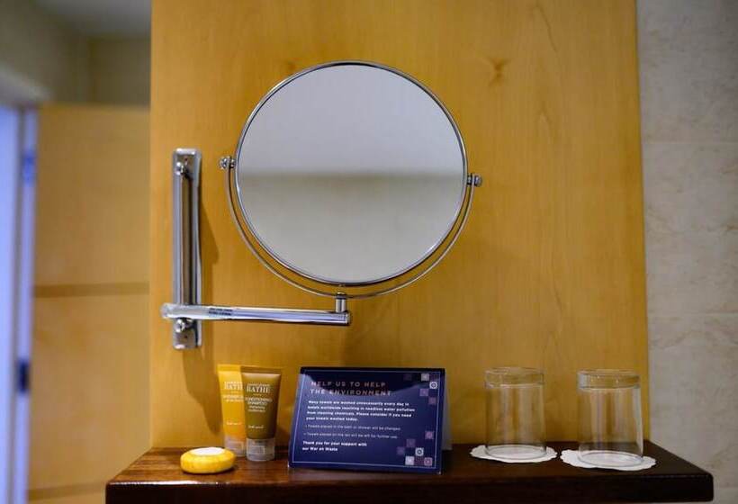 标准间, The Angel