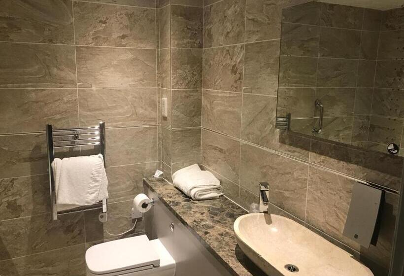 جناح سوبيريور, Best Western Rockingham Forest