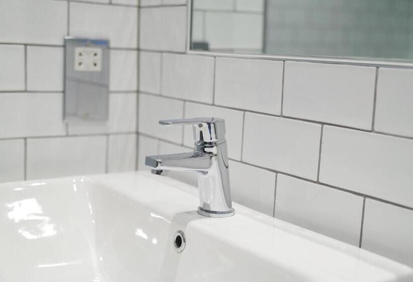 ジュニアスイート, Burnham Beeches