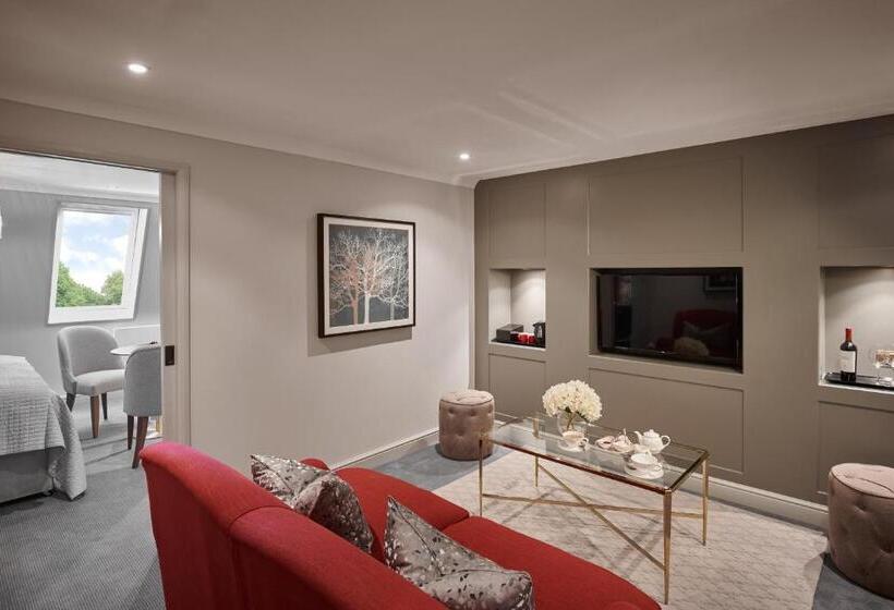 ジュニアスイート, Burnham Beeches