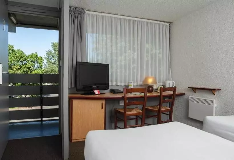 ダブルベッドスタンダードルーム, Campanile Hotel   Basildon   East Of London