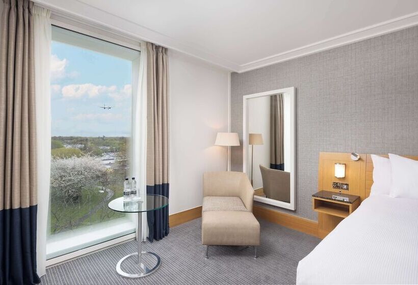 Номер Executive, Hilton London Gatwick Airport