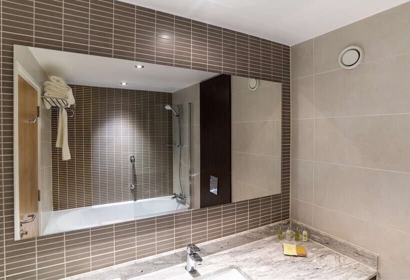 Номер Стандарт, Hilton London Gatwick Airport