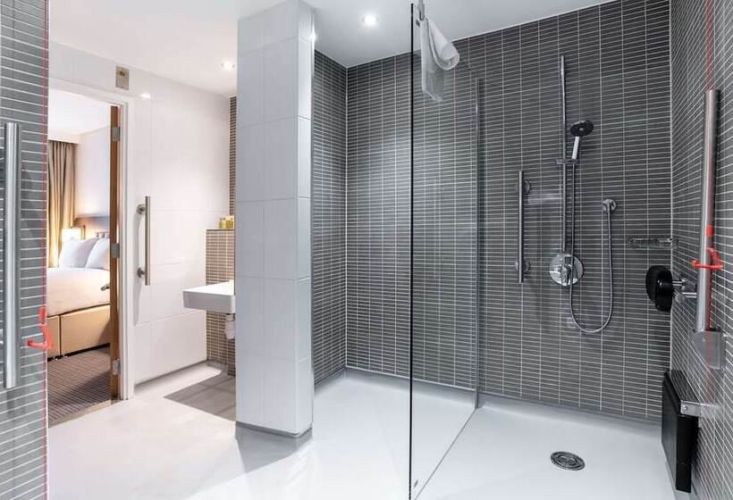 Люкс, Hilton London Gatwick Airport