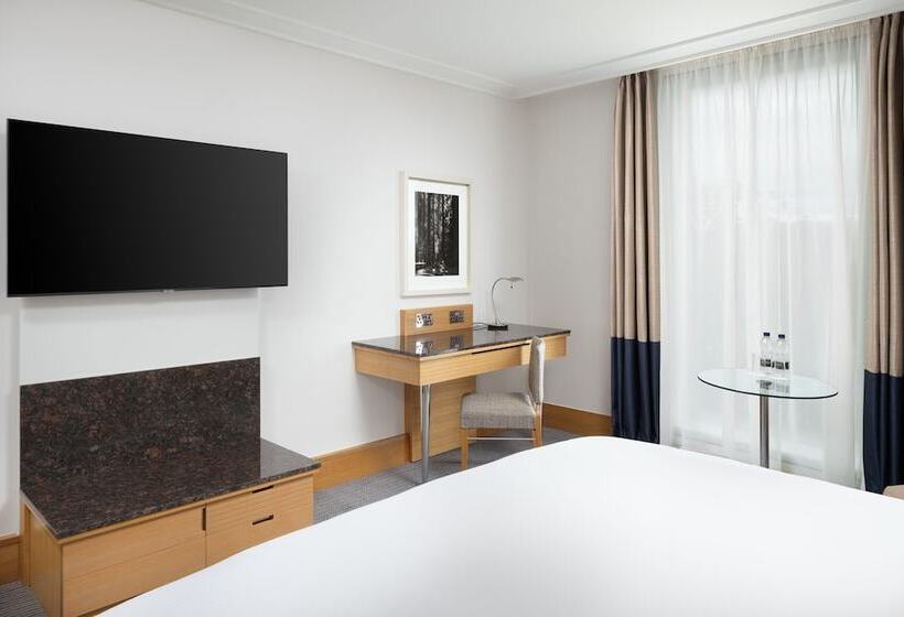 Люкс, Hilton London Gatwick Airport