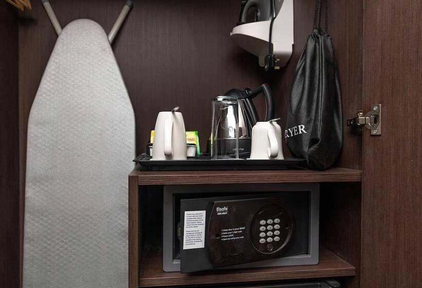 Номер Deluxe, Hilton London Gatwick Airport
