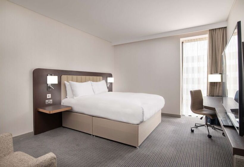 Номер Deluxe, Hilton London Gatwick Airport