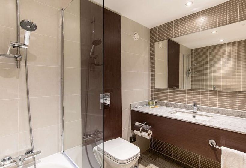 Номер Deluxe, Hilton London Gatwick Airport