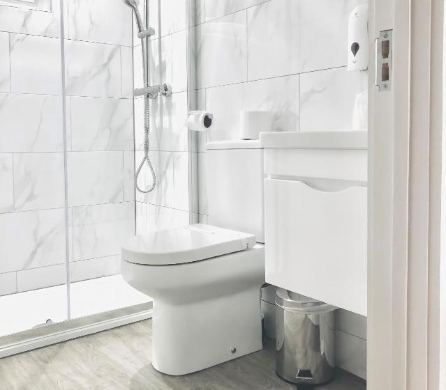 غرفة سوبيريور, Holtwhites