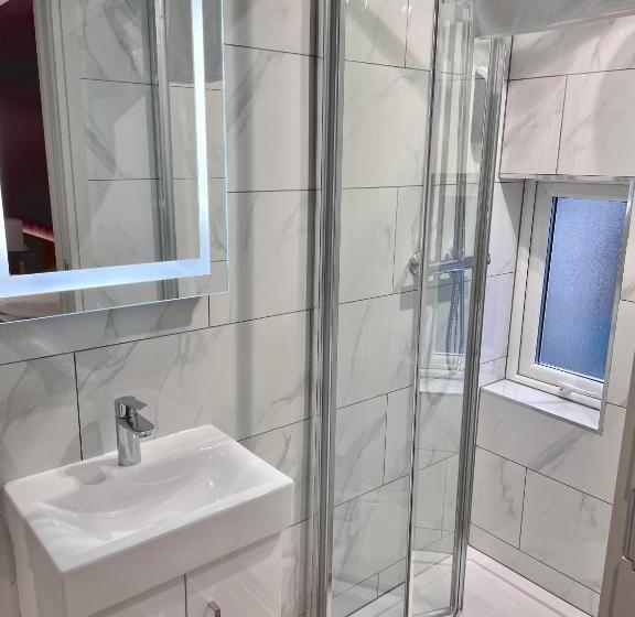 Трехместный Номер Superior, Holtwhites