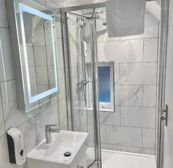 اتاق سوپریور سه تخته, Holtwhites