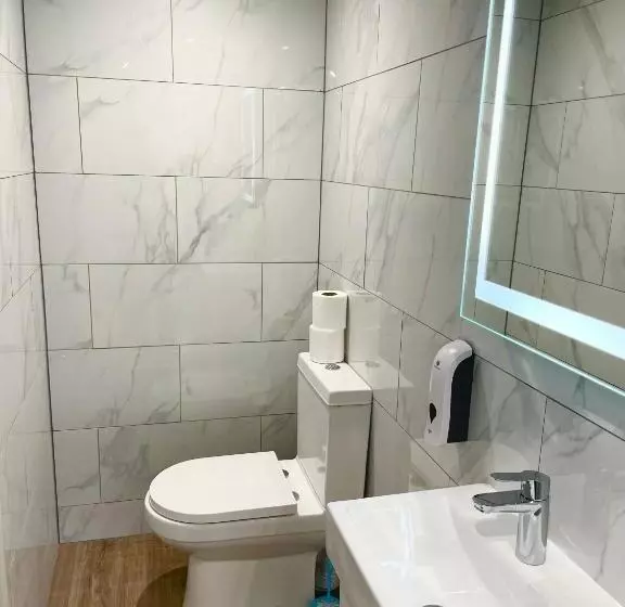 اتاق سوپریور سه تخته, Holtwhites