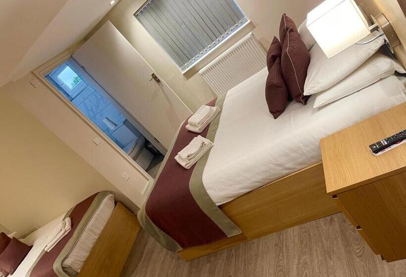 غرفة سوبيريور ثلاثية, Holtwhites