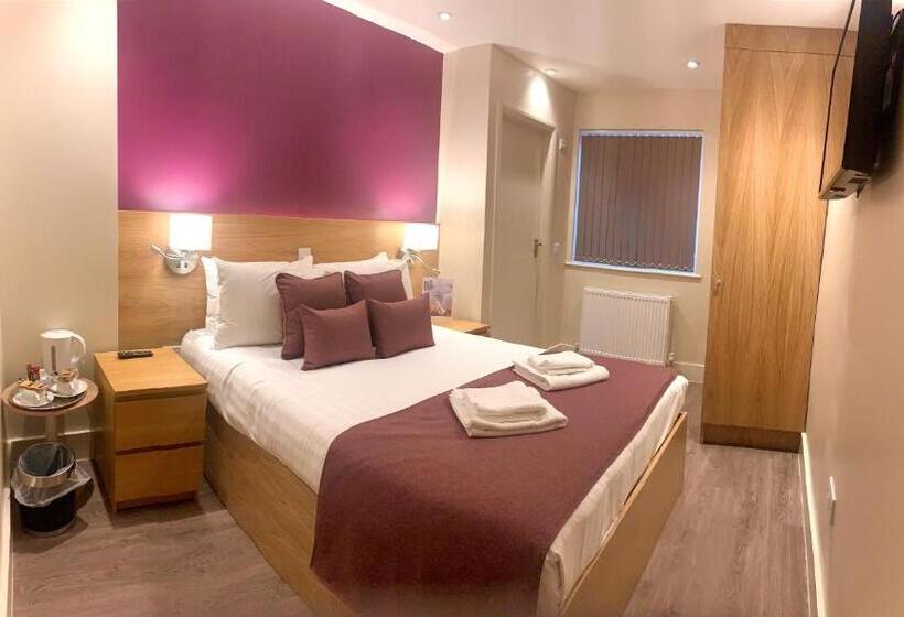 Номер Superior, Holtwhites