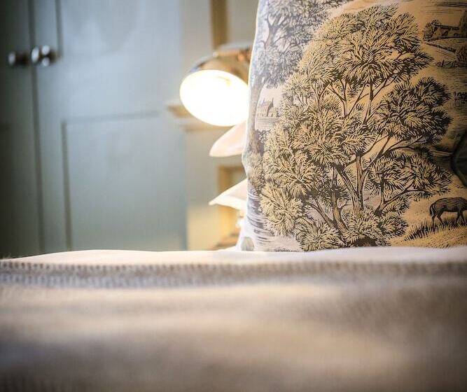 ジュニアスイート, Kings Head