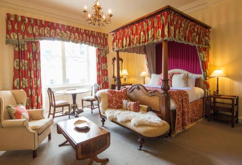 غرفة قياسية, Luttrell Arms