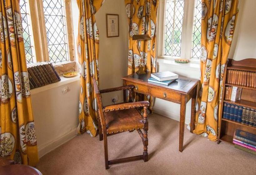 غرفة قياسية, Luttrell Arms