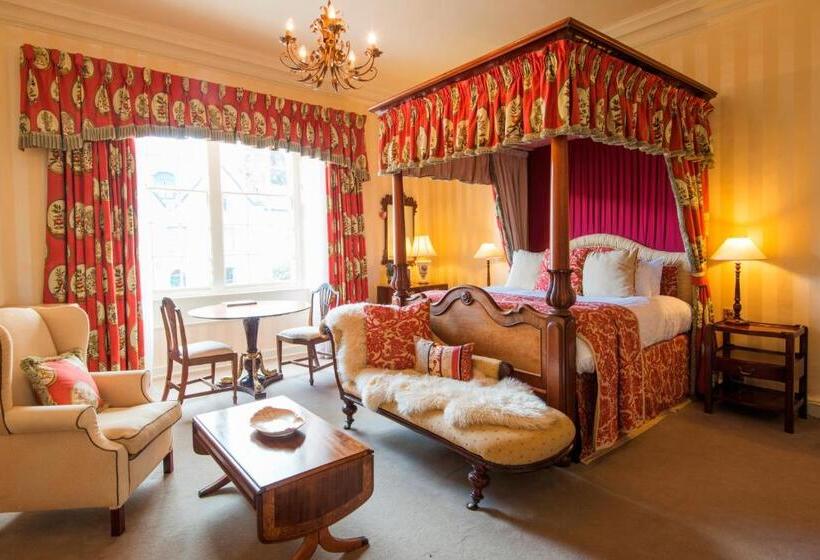 غرفة قياسية, Luttrell Arms