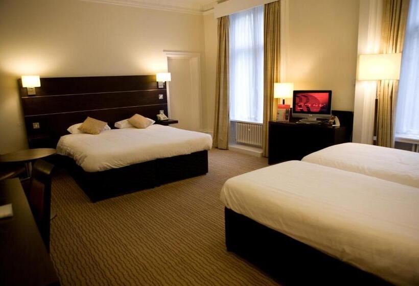 חדר משפחתי, Mercure Bradford Bankfield