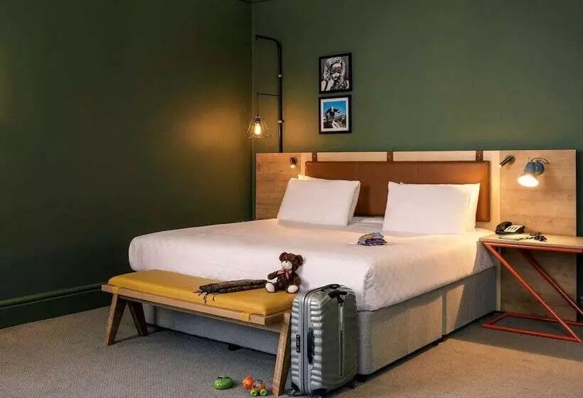 اتاق خانوادگی, Mercure Bristol Grand