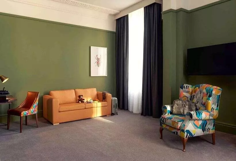 اتاق خانوادگی, Mercure Bristol Grand