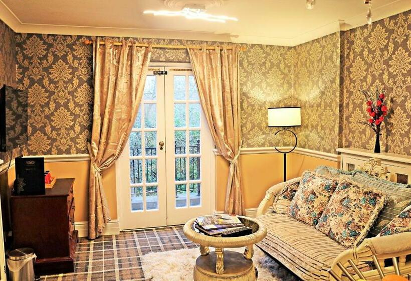 جناح رئاسى, Muthu Belstead Brook