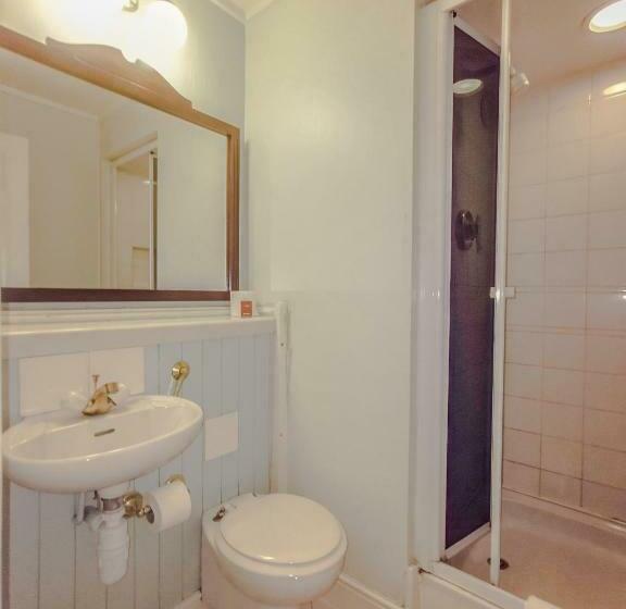 غرفة قياسية فردية, Muthu Belstead Brook