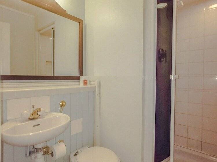 اتاق استاندارد یک نفره, Muthu Belstead Brook