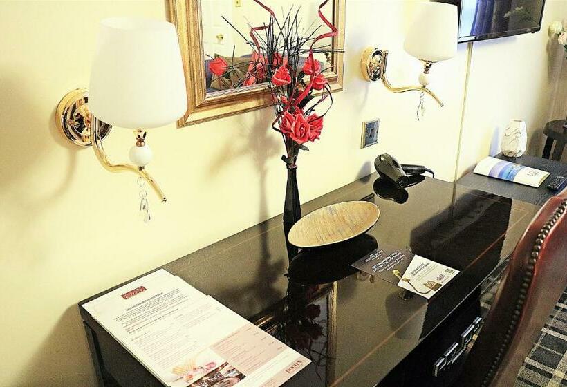 غرفة عائلية, Muthu Belstead Brook