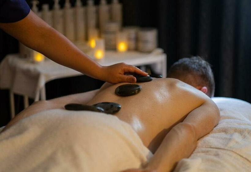 جناح جونيور, Muthu Belstead Brook